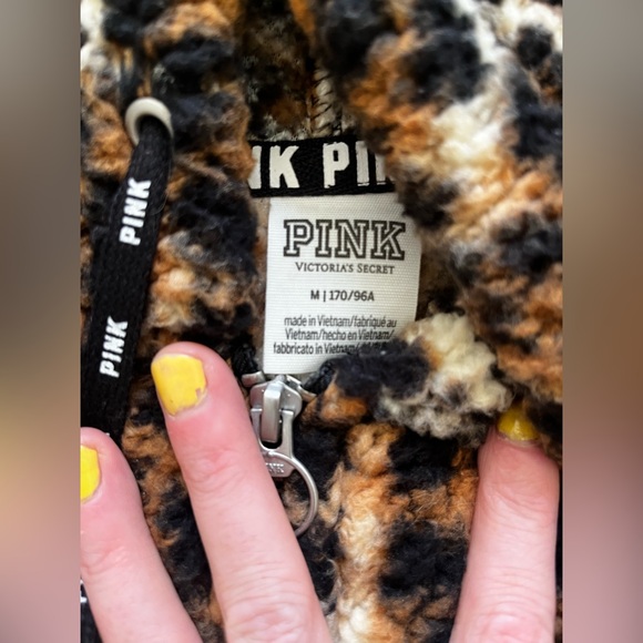 Victorias Secret Cheetah Fleece - Picture 8 of 10